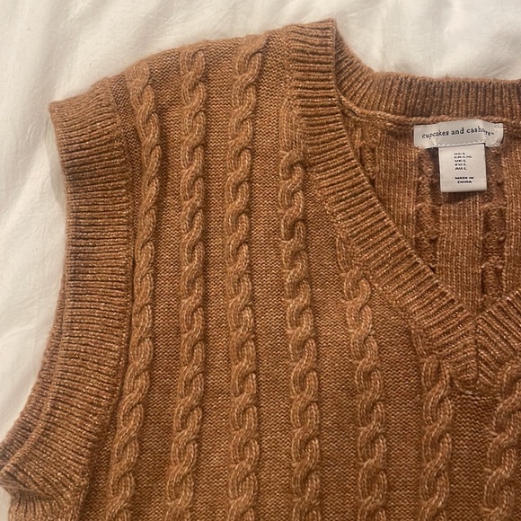 Knit Vest - Picture 3 of 3